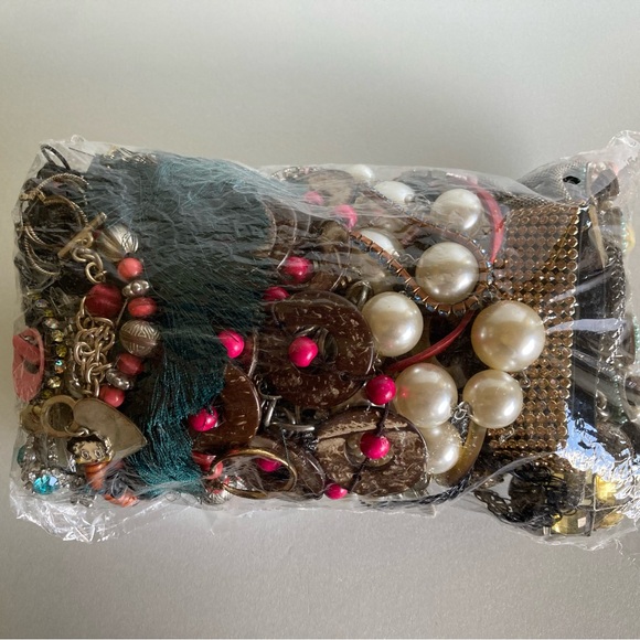 Mystery 3 lb + Fun crafters  jewelry accessories parts Lot Vintage Modern - Picture 8 of 9